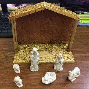 Star 6 Pc Nativity Set White Ceramic With Wooden Backdrop Miniatures